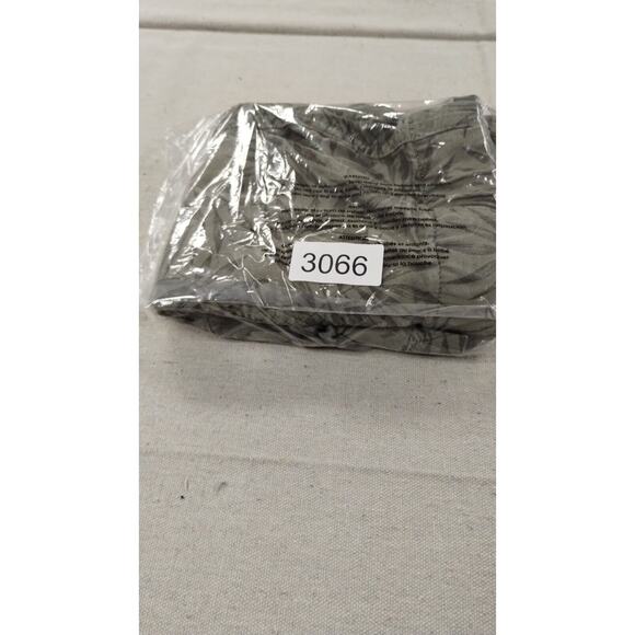 GAP Shorts Womens XXL Green Light Dark Leaf 45 Inch Waist - Picture 10 of 10